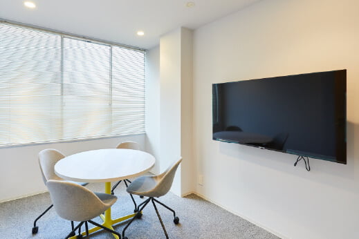 トライズ 六本木センター