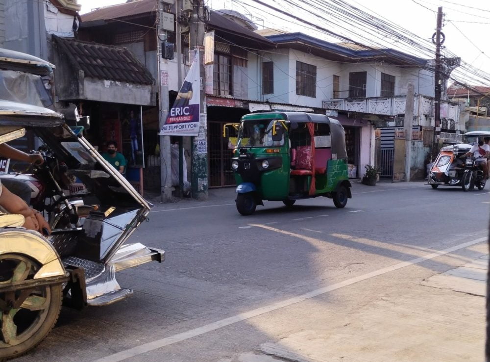 フィリピンの三輪車(トライシクル)